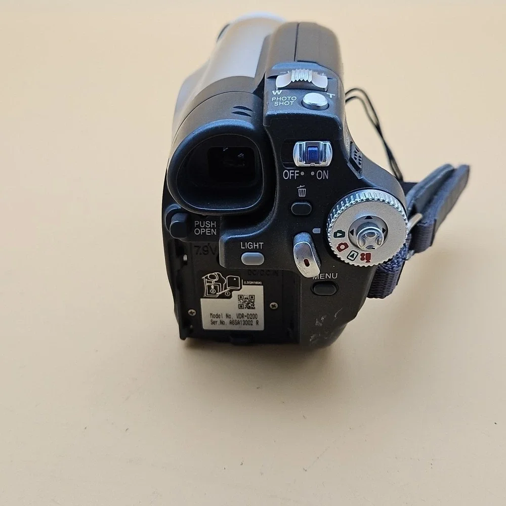 Panasonic VDR-D200 DVD Video Camera 30x Optical Zoom‎ UNTESTED AS IS FOR PARTS